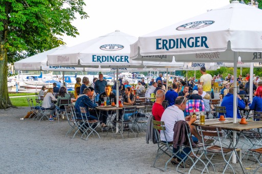 biergarten voll