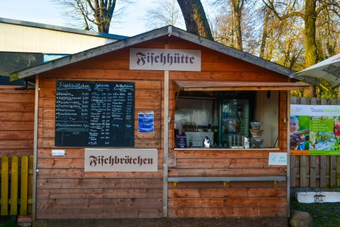 fischhütte von vorn