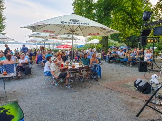 gefüllter biergarten
